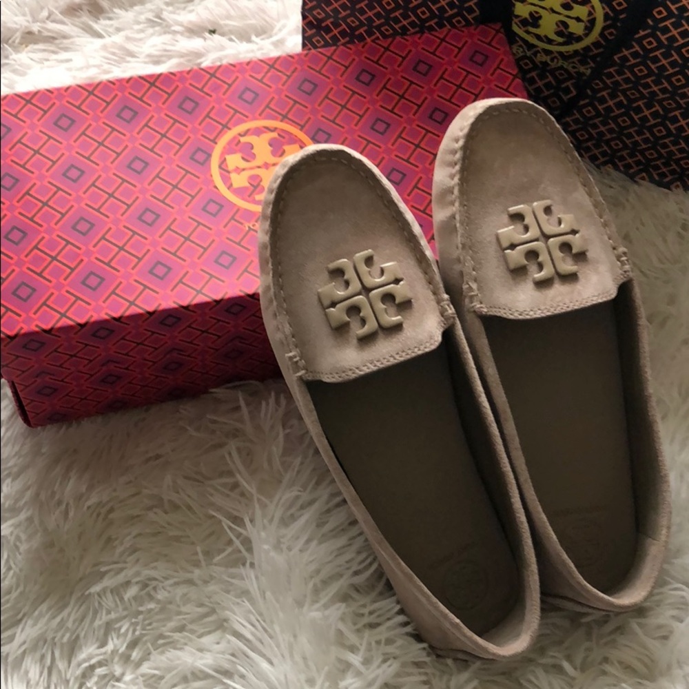 NWT Tory Burch Suede Flats